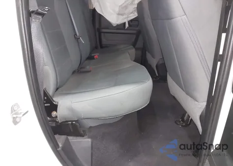 2018 Ram 1500 Express 4X4 6'4 Box from USA, damaged, VIN 1C6RR7FT5JS221341